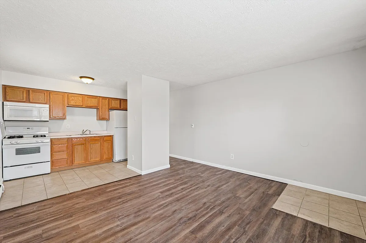Building Photo - 339 Riley Dr
