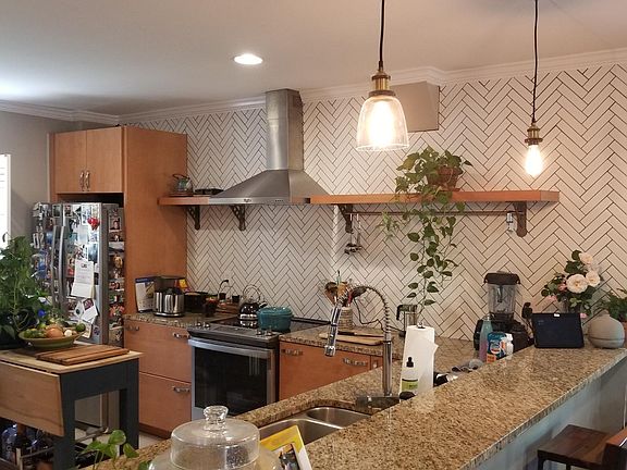3rd image of 2522A Fairfax Dr