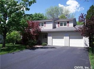 8195 Old Sunridge Dr, Manlius, NY 13104