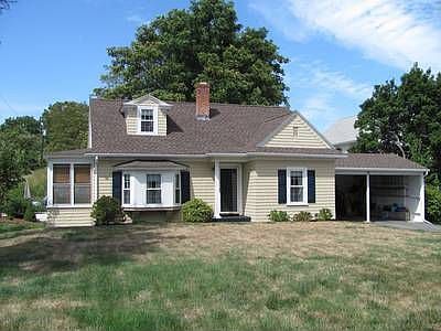 2nd image of 18 Creeper Hill Rd