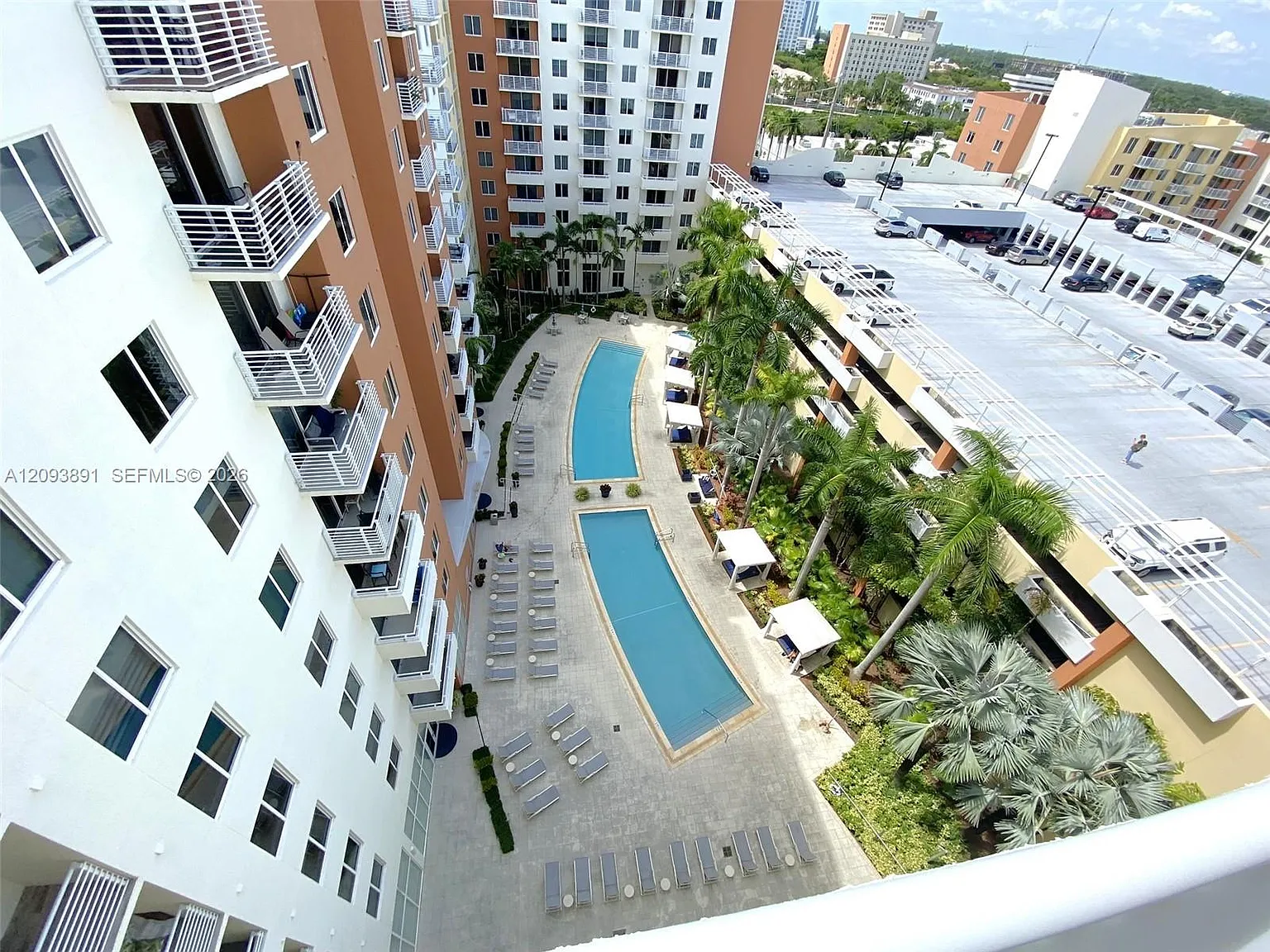 Venture At Aventura East — Photo 4