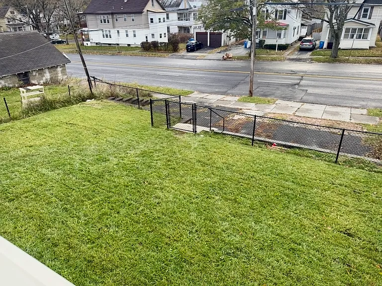 253 Manning Blvd #1 — Photo 4