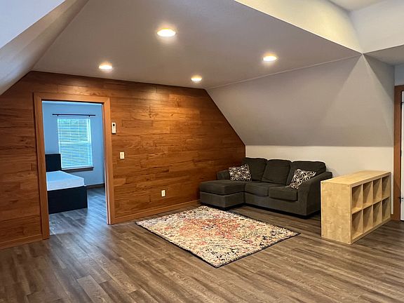 5th image of 28011 NE 9th St