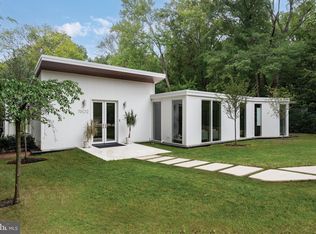 7602 Range Rd, Alexandria, VA 22306