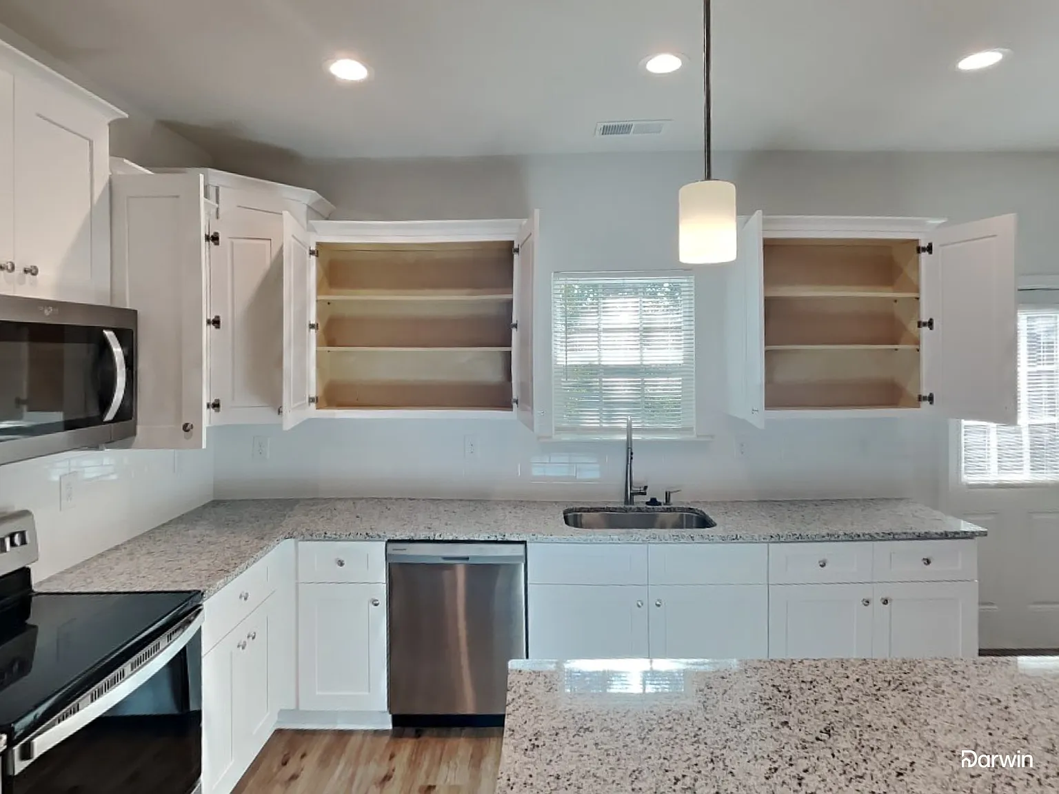 3 bed, 2.0 bath, 1244 sqft, $1,615 — Photo 2