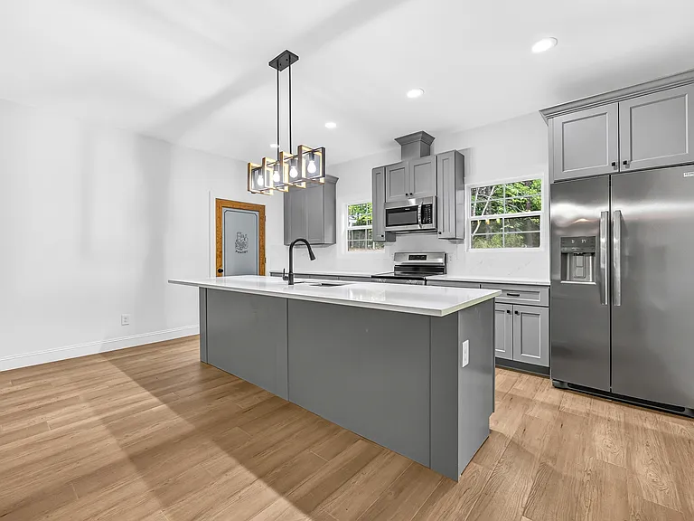 170 Willis St — Photo 17