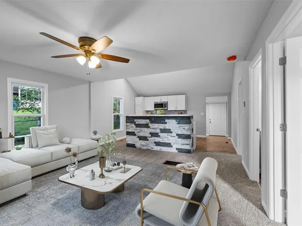 716 N 2nd St, De Soto, MO 63020