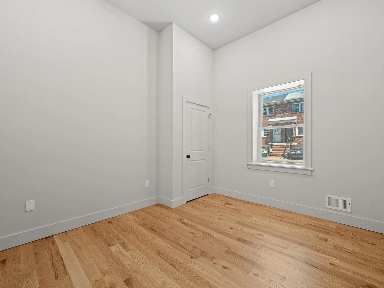 2 bed, 2.0 bath, 1200 sqft, $2,700 — Photo 4