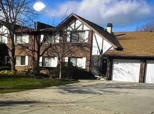 305 Walters Ln APT 1A, Itasca, IL 60143