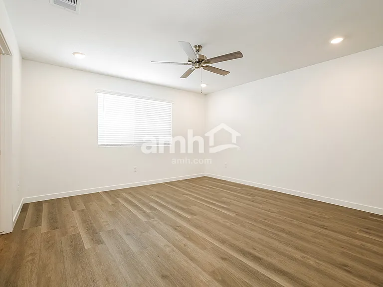 2236 Monroe Ave — Photo 10
