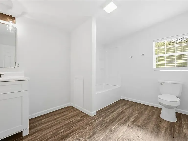 120 Orange Aly — Photo 11