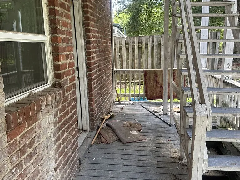 2422 Barton Ave — Photo 13