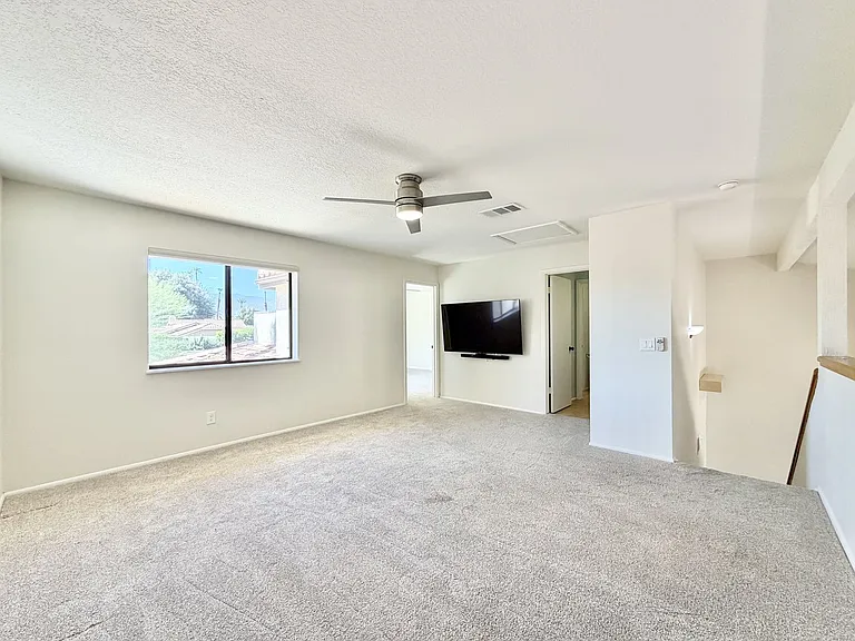 112 Willow Lake Dr — Photo 10