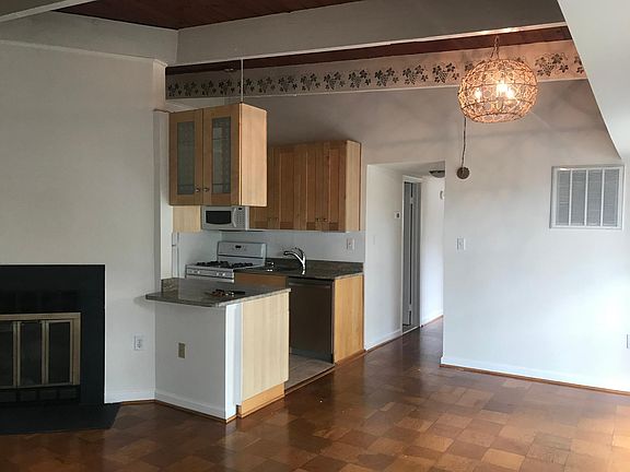 3rd image of 3409 University Blvd W APT 302