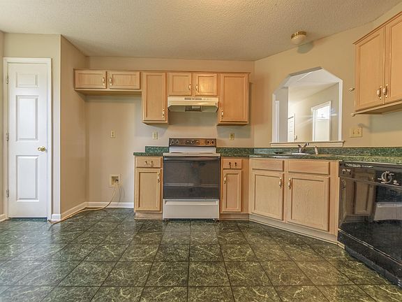 4th image of 2961 Churchwell Dr