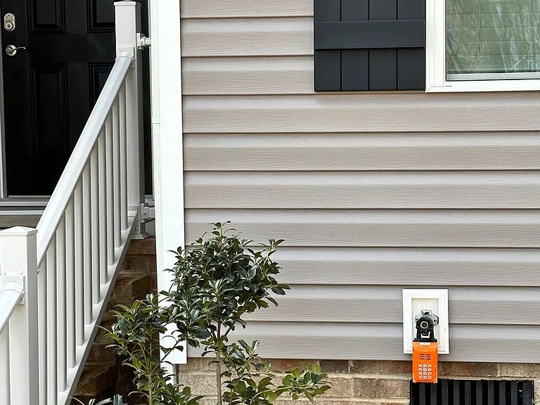2805 Plantation Way — Photo 14