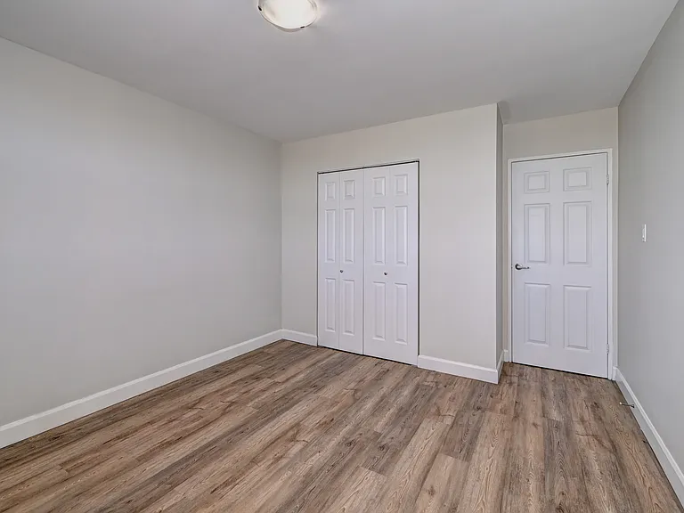 301 Fairview Dr — Photo 16