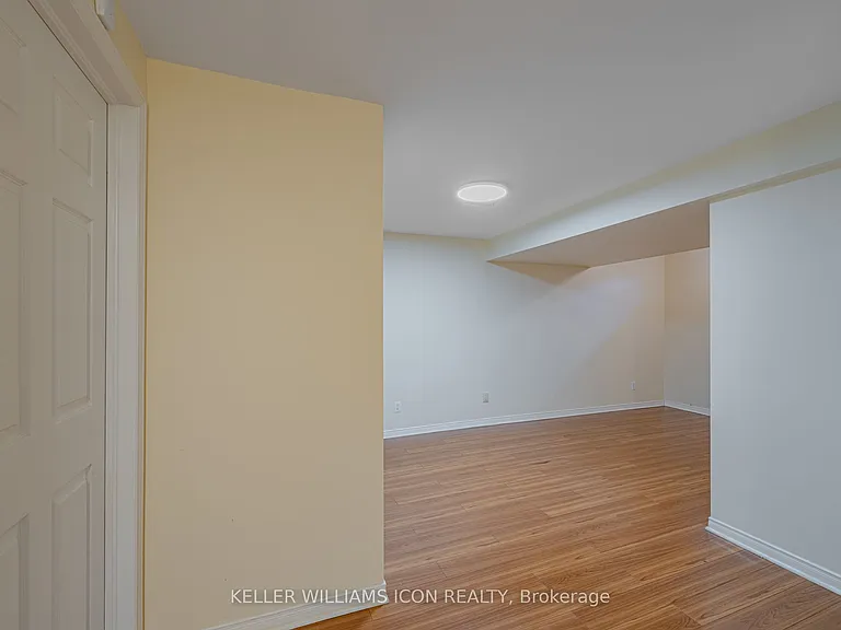 48 Blackdome Cres — Photo 32