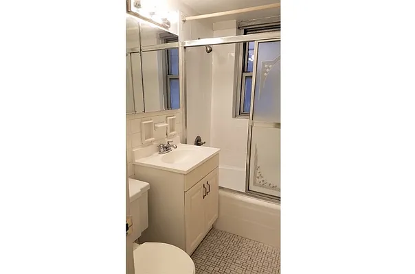 Rented by City Connections Realty | media 14