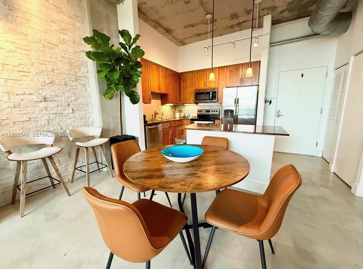 Cite Condo — Photo 2