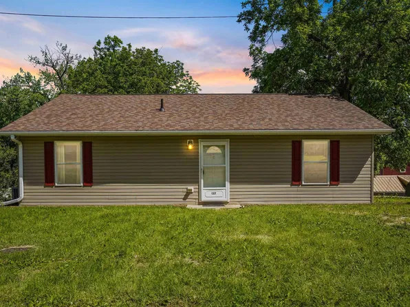 137 N 1st St, Harpers Ferry, IA 52146