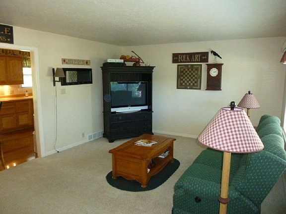 5th image of 747 Eastland Dr N
