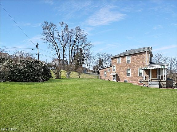 2nd image of 309 Rosslyn Blvd