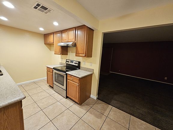 2nd image of 9342 Branstetter Pl
