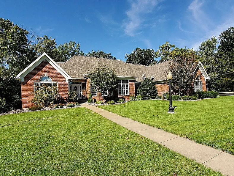 1st image of 23 Roosevelt Dr