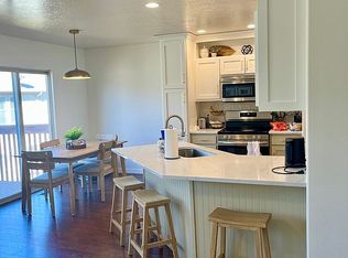 1237 N Firefly Dr, Spanish Fork, UT 84660