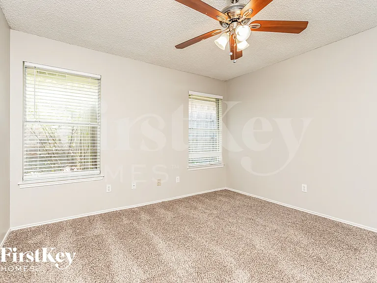 606 Plainview Dr — Photo 9