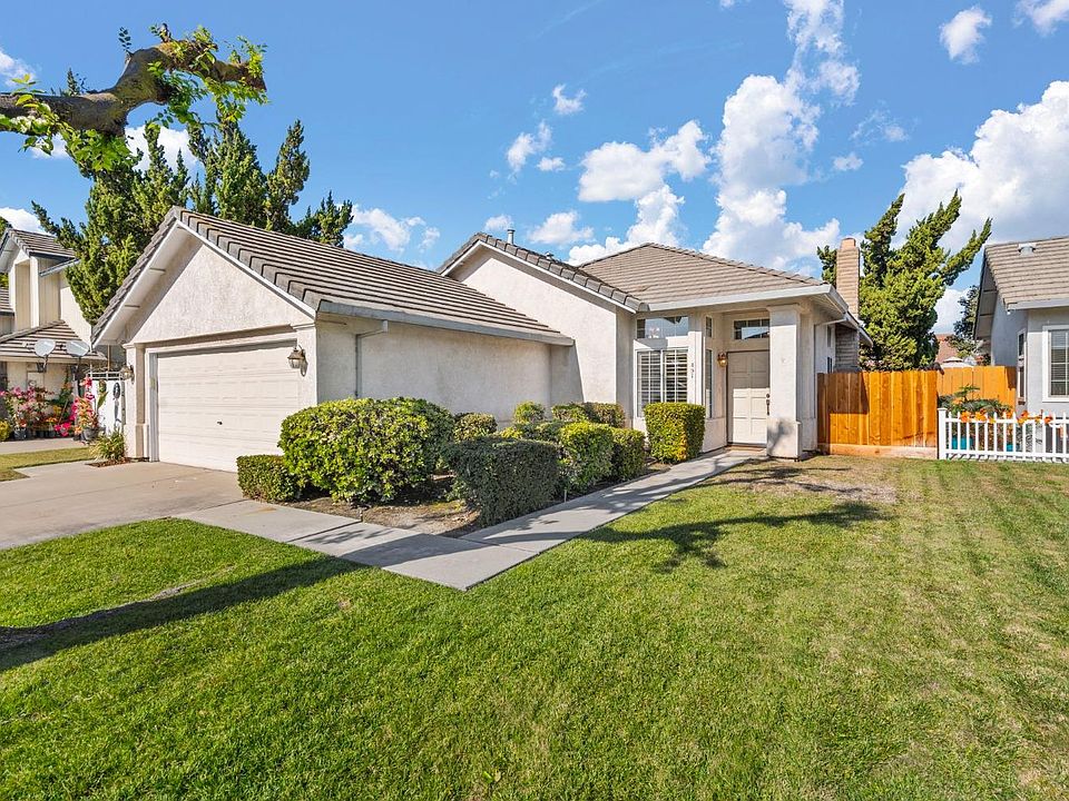 1st image of 451 Vin Rose Way
