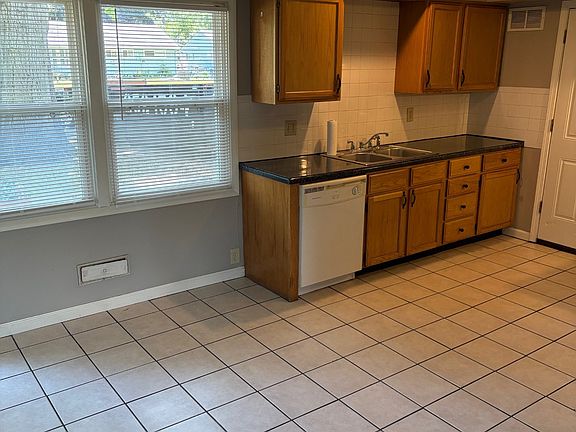 4th image of 7504 E 108th St