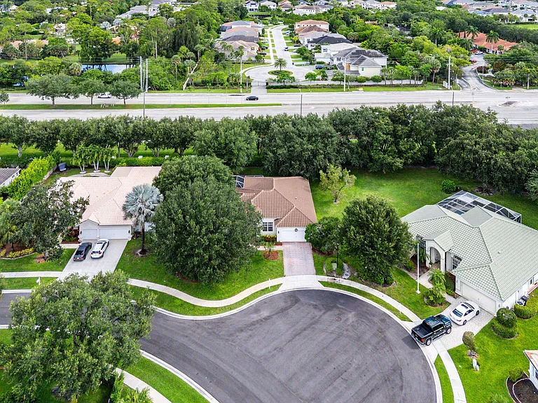 4378 Danielson Dr — Photo 22