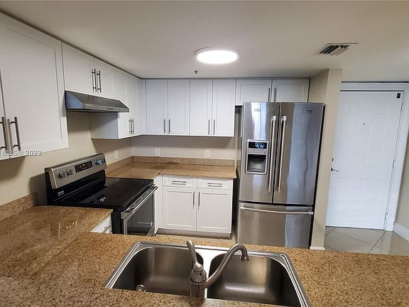 4th image of 60 NW 37th Ave APT 1002