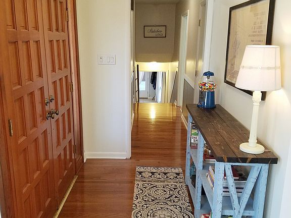 3rd image of 105 Ramblewood Dr