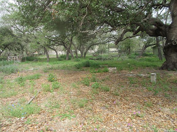 2nd image of 23753 US HIGHWAY 281 SO LOT 33