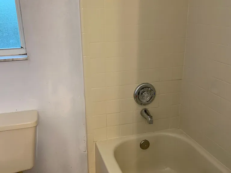 1044 Henson Ct — Photo 36