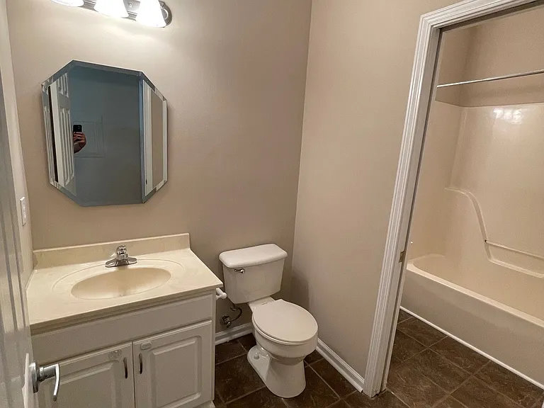 4805 Lyons View Pike #304 — Photo 14