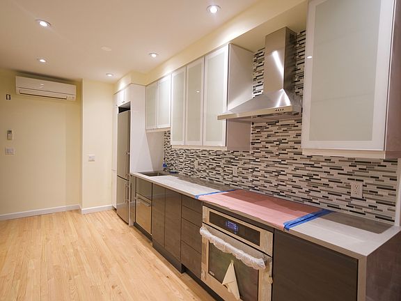2nd image of 479 12th St APT 2R