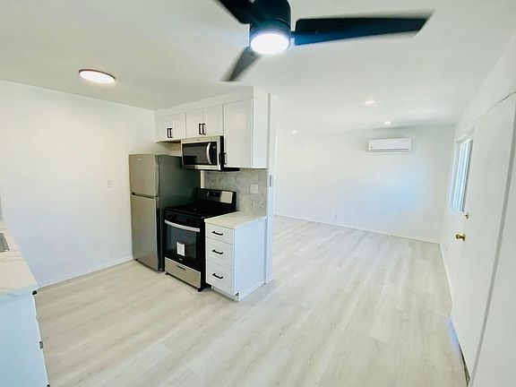 4th image of 1830 W Willow St APT 5
