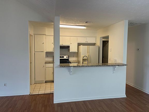 2nd image of 5824 Cameo Ct