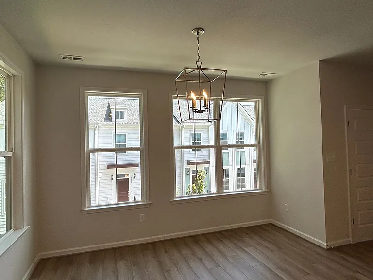 101 Avenda Ln — Photo 10