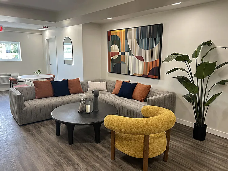Broadview Apartments — Photo 13