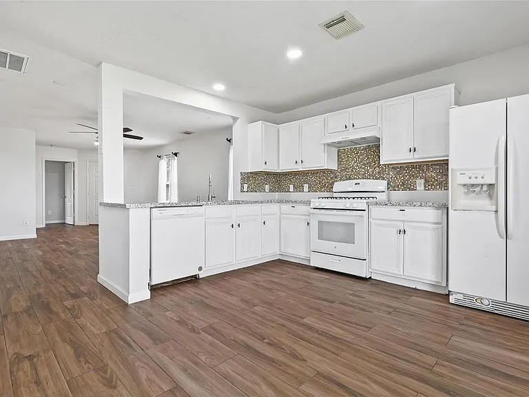 3711 Jewel Point Dr — Photo 6