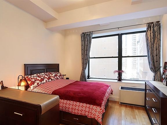 3rd image of 99 John St APT 803