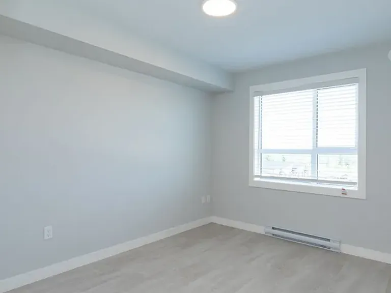 1876 Riverside Ln — Photo 11