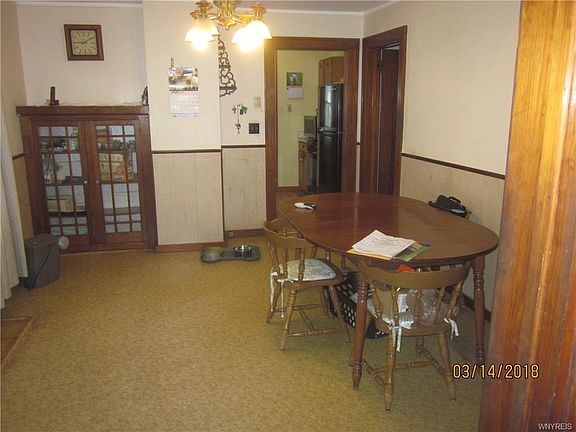 4th image of 206 East Ave