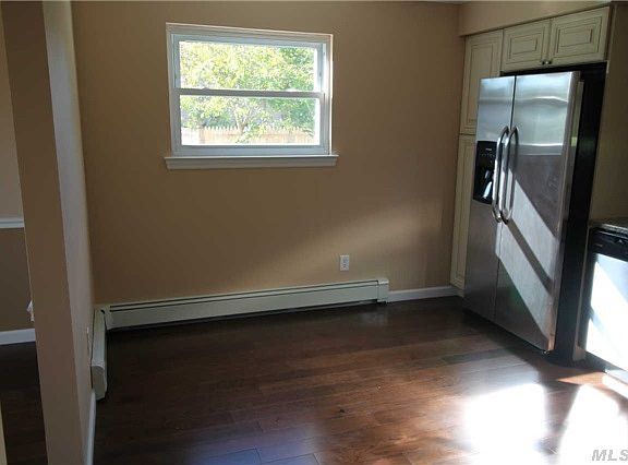 3rd image of 5 Gale Ln
