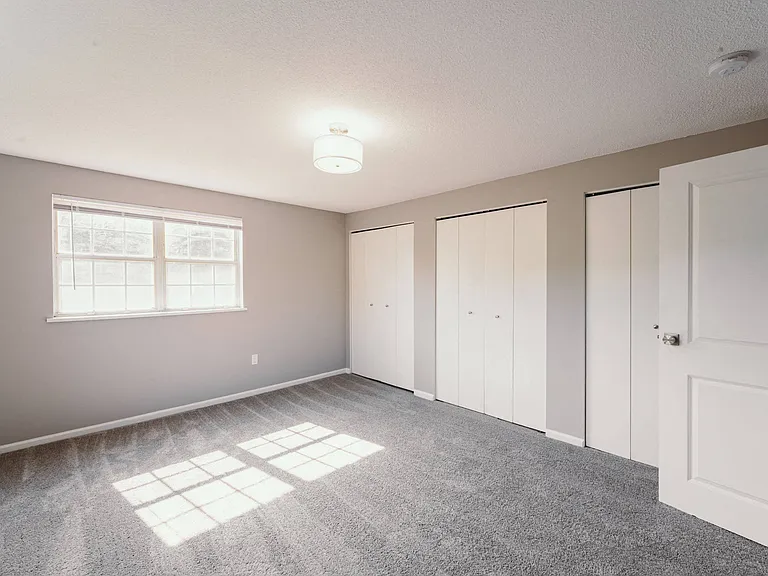 BAY SHORE APARTMENTS — Photo 3